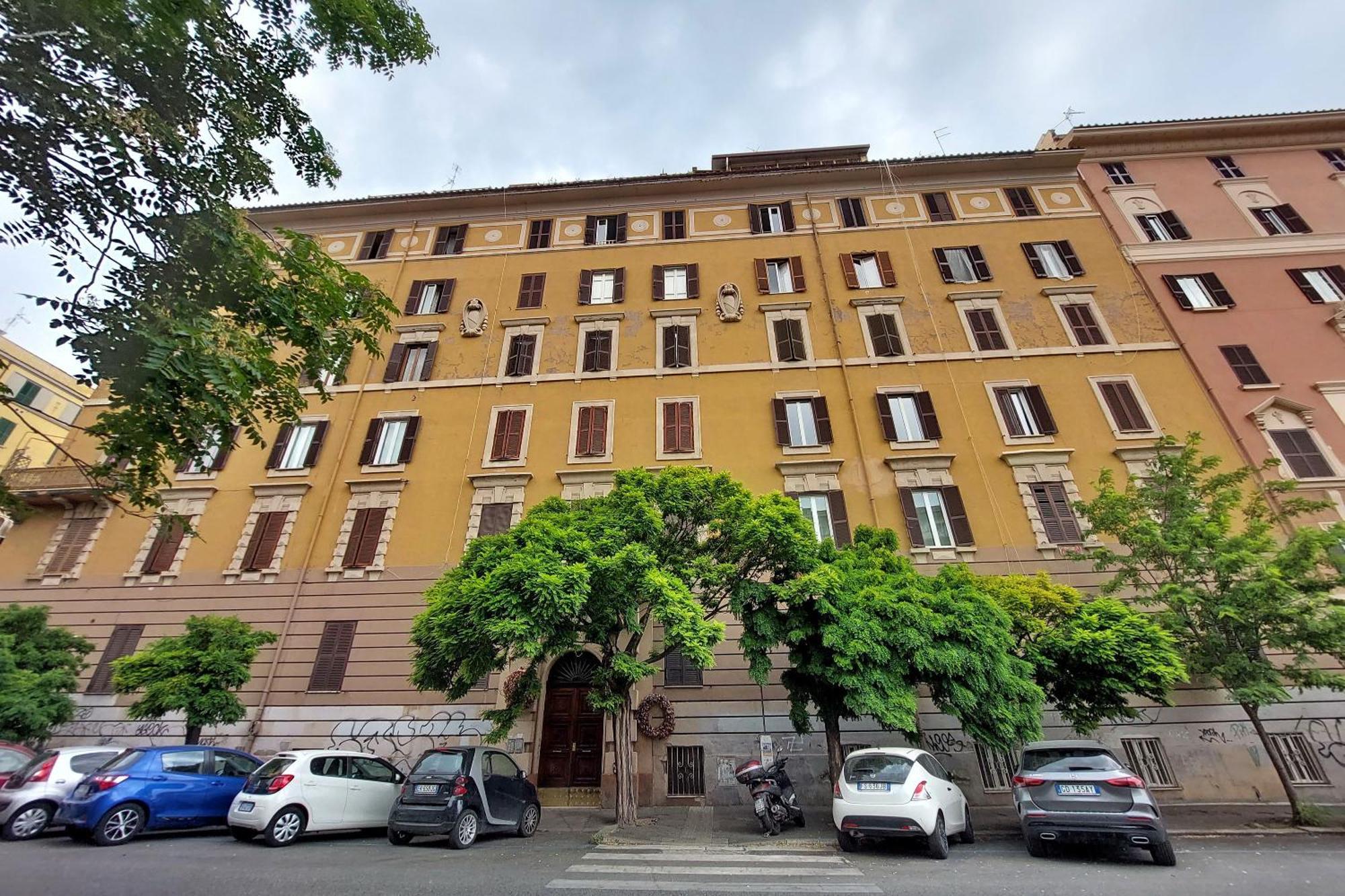 Prestigious Re Di Roma Apartment Exterior photo